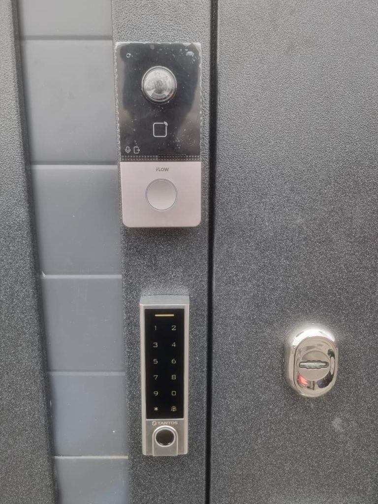 Вызывная панель iFlow и кодонаборная панель Тантос