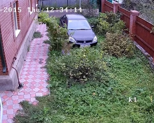 Авто на даче под камерой