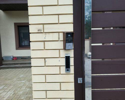 Вход по отпечатку пальца и домофон iFlow