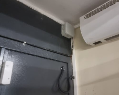 Контроллер домофона в распределительной коробке